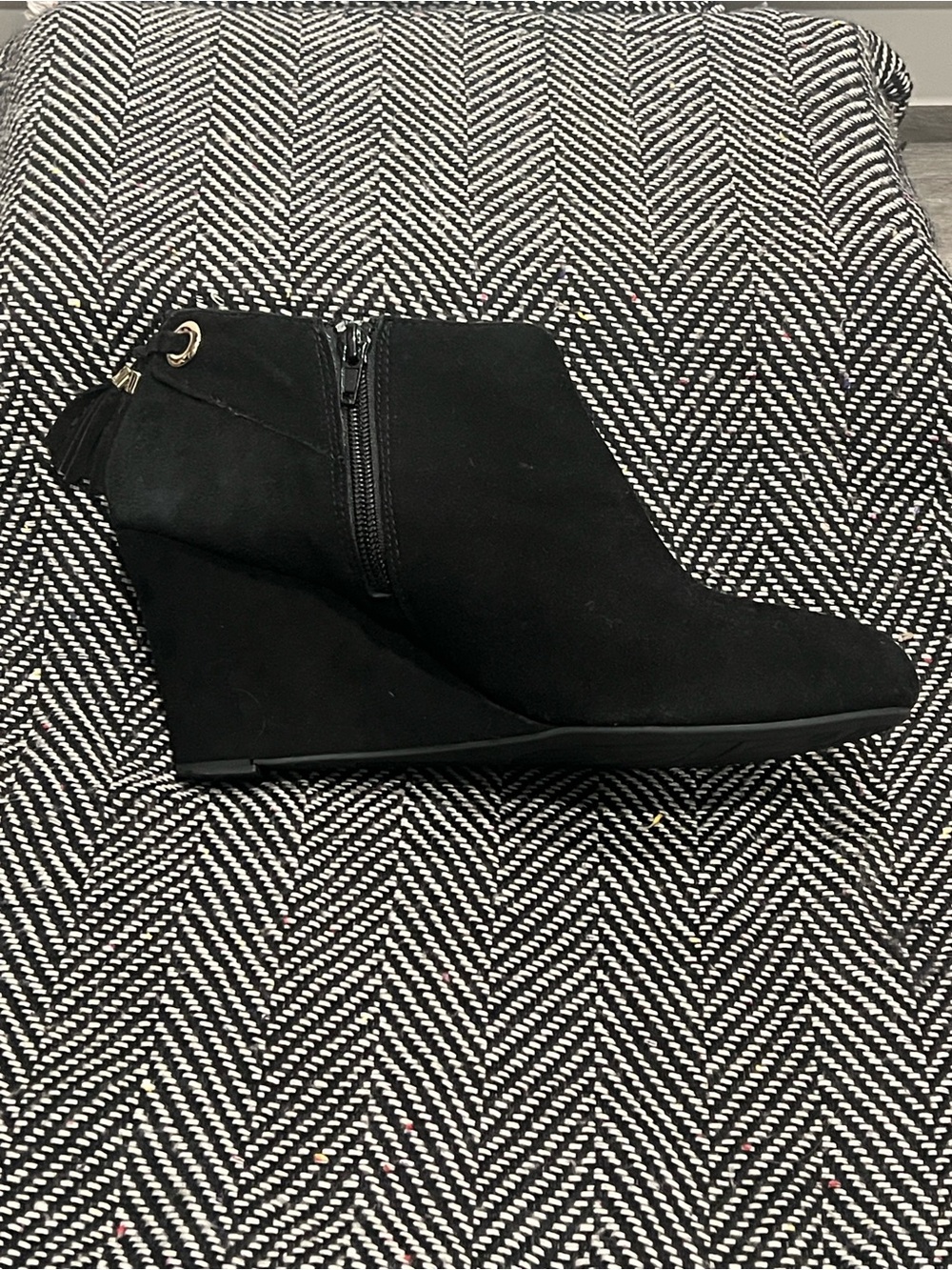 Anne Klein Black Suede Wedge Ankle Booties with Back Tassel, size 9.5